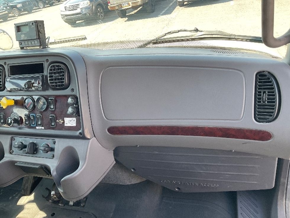 Refrigerated Truck-Light and Medium Duty Trucks-Freightliner-2018-M2-Wilkes Barre-PA-211,639\n\t\tmiles-$ 43,750 - Image 21