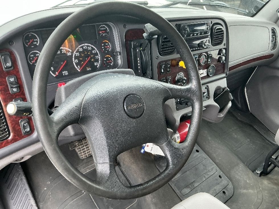 Refrigerated Truck-Light and Medium Duty Trucks-Freightliner-2018-M2-Wilkes Barre-PA-235,928\n\t\tmiles-$ 43,750 - Image 17