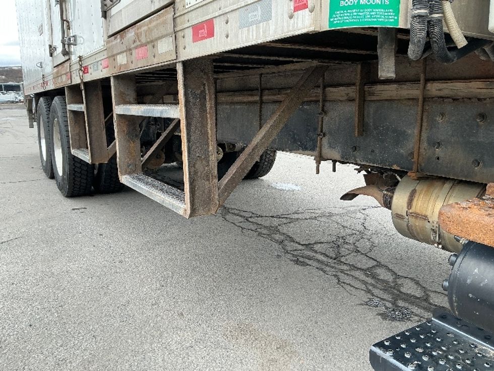 Refrigerated Truck-Light and Medium Duty Trucks-Freightliner-2018-M2-Wilkes Barre-PA-236,529\n\t\tmiles-$ 60,750 - Image 14