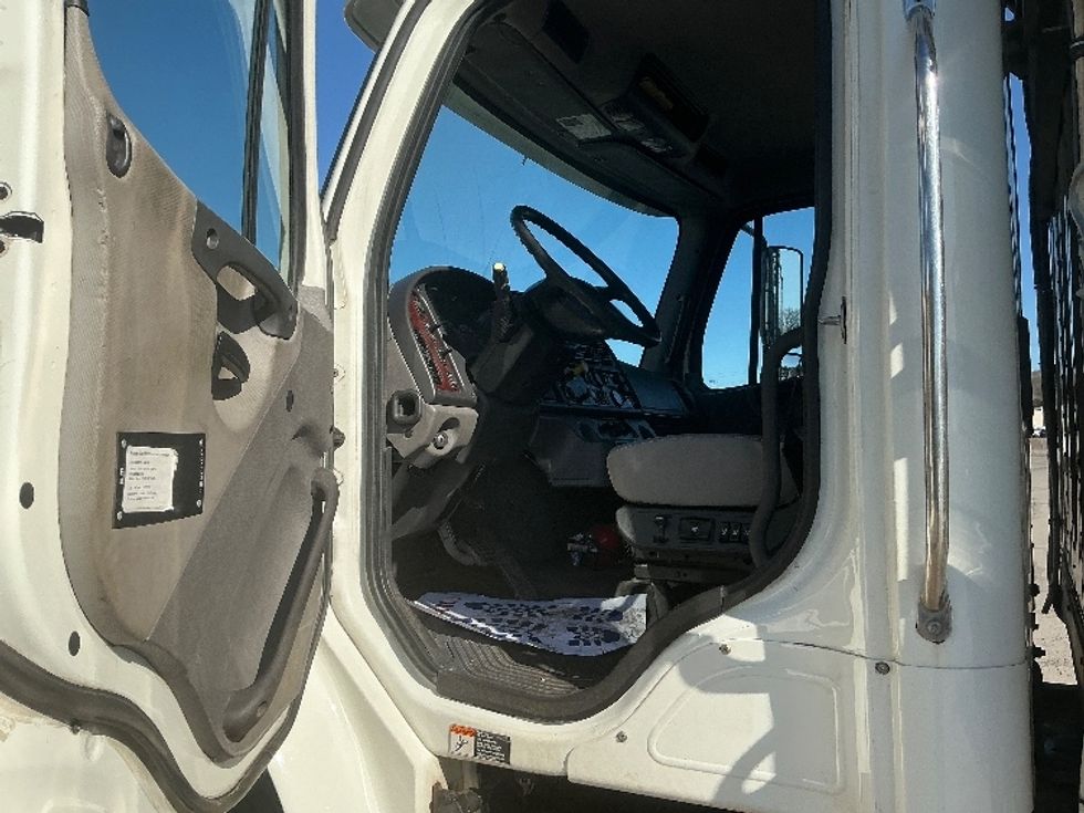 Refrigerated Truck-Light and Medium Duty Trucks-Freightliner-2018-M2-Wilkes Barre-PA-236,529\n\t\tmiles-$ 60,750 - Image 16