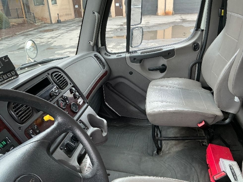 Refrigerated Truck-Light and Medium Duty Trucks-Freightliner-2018-M2-Wilkes Barre-PA-236,529\n\t\tmiles-$ 60,750 - Image 19