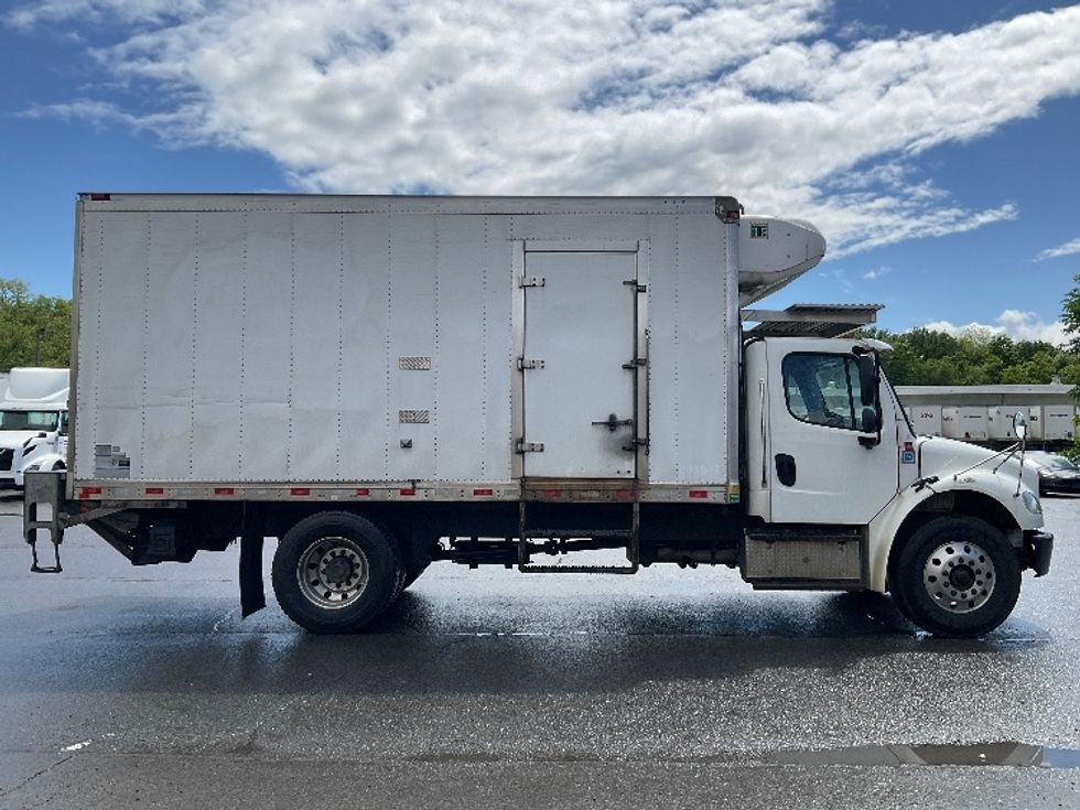Refrigerated Truck-Light and Medium Duty Trucks-Freightliner-2018-M2-Wilkes Barre-PA-270,126\n\t\tmiles-$ 36,750 - Image 15
