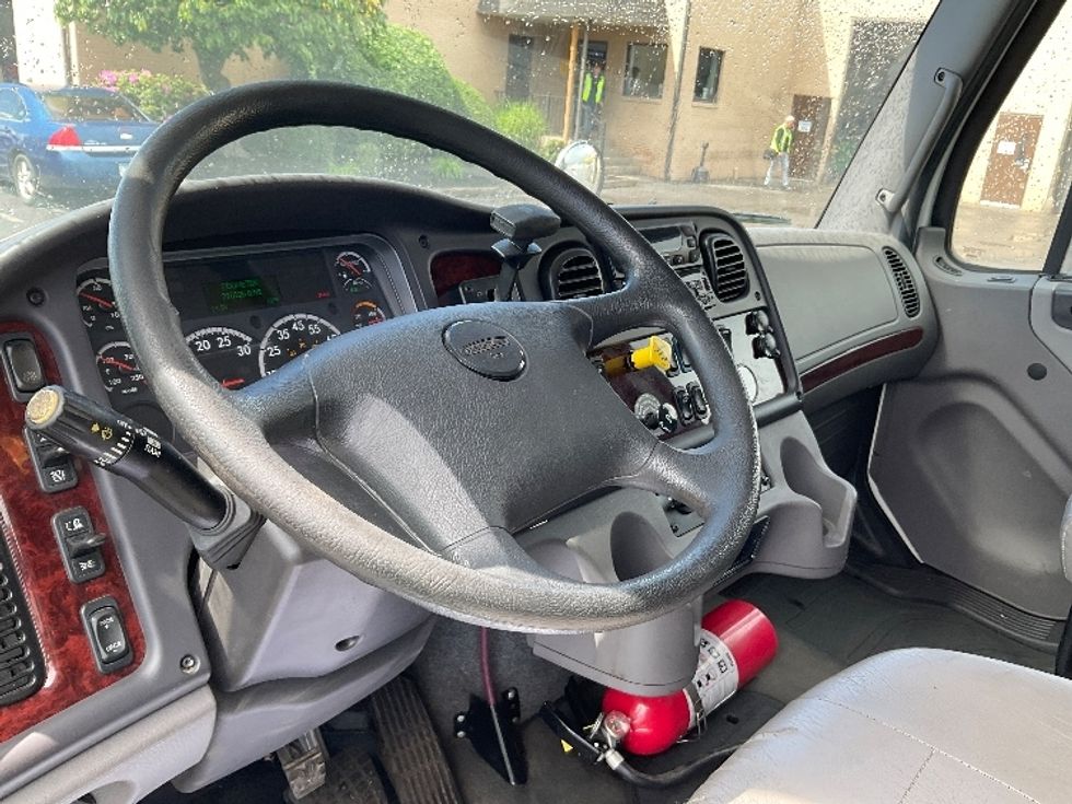 Refrigerated Truck-Light and Medium Duty Trucks-Freightliner-2018-M2-Wilkes Barre-PA-270,126\n\t\tmiles-$ 36,750 - Image 17