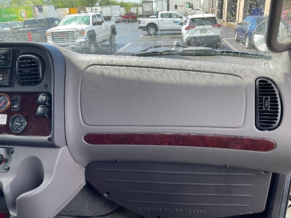 Refrigerated Truck-Light and Medium Duty Trucks-Freightliner-2018-M2-Wilkes Barre-PA-270,126\n\t\tmiles-$ 36,750 - Image 21