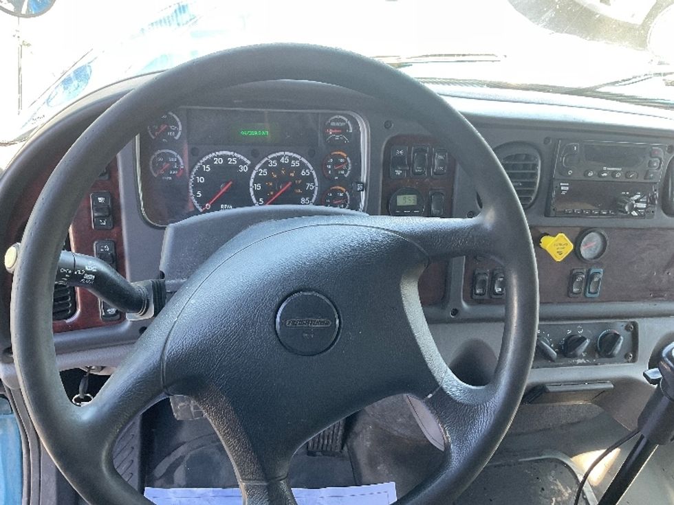 Refrigerated Truck-Light and Medium Duty Trucks-Freightliner-2018-M211264S-Akron-OH-447,319\n\t\tmiles-$ 74,000 - Image 18