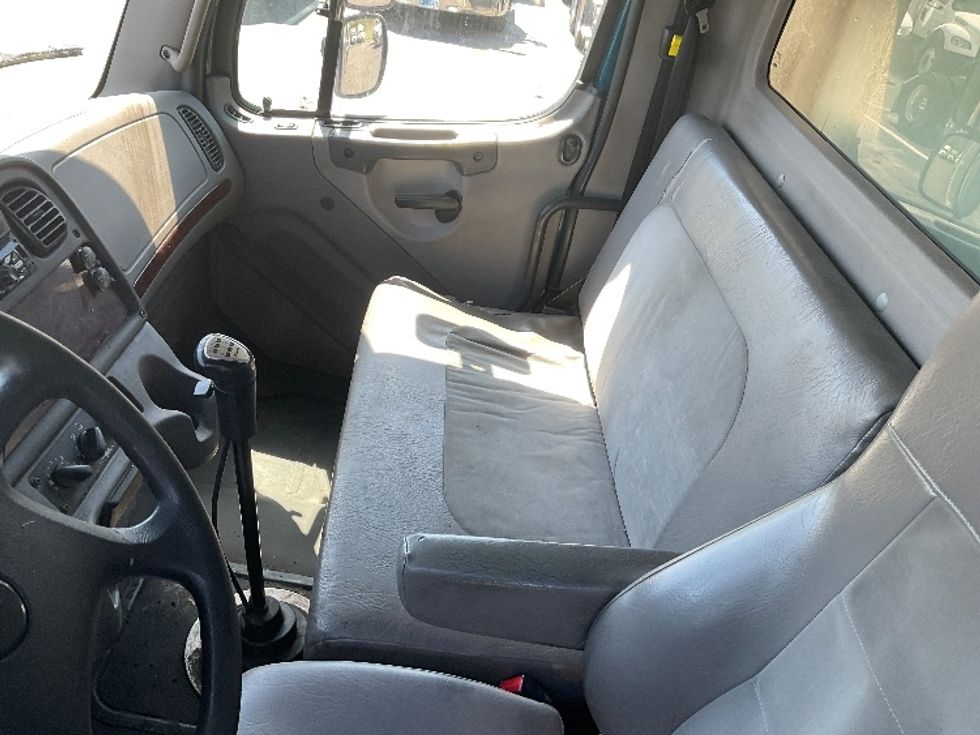 Refrigerated Truck-Light and Medium Duty Trucks-Freightliner-2018-M211264S-Akron-OH-447,319\n\t\tmiles-$ 74,000 - Image 19