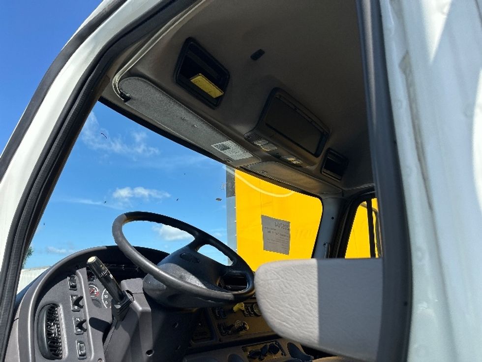 Refrigerated Truck-Light and Medium Duty Trucks-Freightliner-2018-M211264S-Atlanta-GA-667,288\n\t\tmiles-$ 63,000 - Image 16
