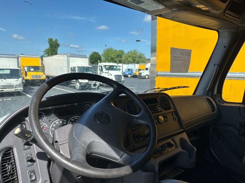 Refrigerated Truck-Light and Medium Duty Trucks-Freightliner-2018-M211264S-Atlanta-GA-667,288\n\t\tmiles-$ 63,000 - Image 17