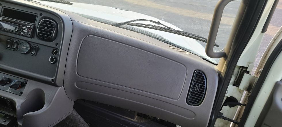 Refrigerated Truck-Light and Medium Duty Trucks-Freightliner-2018-M211264S-Atlanta-GA-667,288\n\t\tmiles-$ 63,000 - Image 21