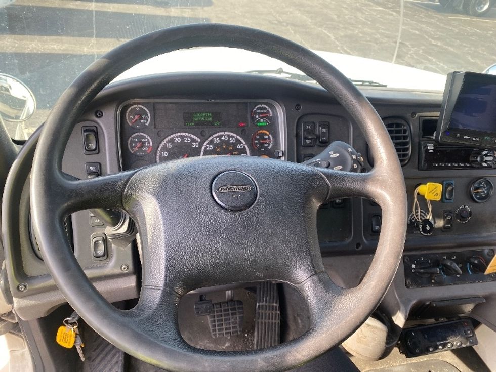 Refrigerated Truck-Light and Medium Duty Trucks-Freightliner-2018-M211264S-Parsippany-NJ-296,752\n\t\tmiles-$ 88,000 - Image 17