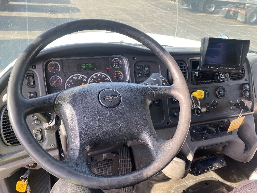 Refrigerated Truck-Light and Medium Duty Trucks-Freightliner-2018-M211264S-Parsippany-NJ-296,752\n\t\tmiles-$ 88,000 - Image 18