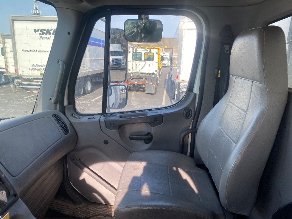 Refrigerated Truck-Light and Medium Duty Trucks-Freightliner-2018-M211264S-Parsippany-NJ-296,752\n\t\tmiles-$ 88,000 - Image 19