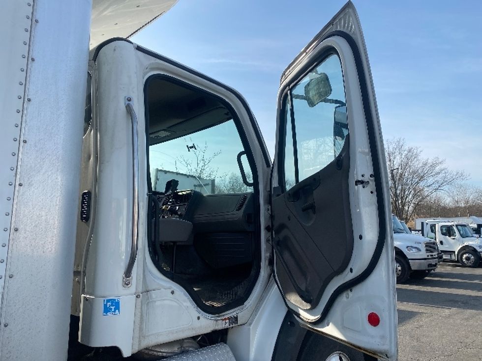 Refrigerated Truck-Light and Medium Duty Trucks-Freightliner-2018-M211264S-Parsippany-NJ-296,752\n\t\tmiles-$ 88,000 - Image 20