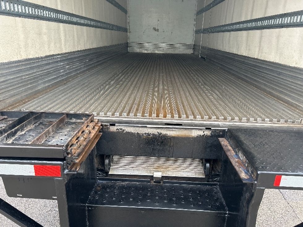 Refrigerated Truck-Light and Medium Duty Trucks-Freightliner-2019-M2-Akron-OH-211,843\n\t\tmiles-$ 19,000 - Image 10