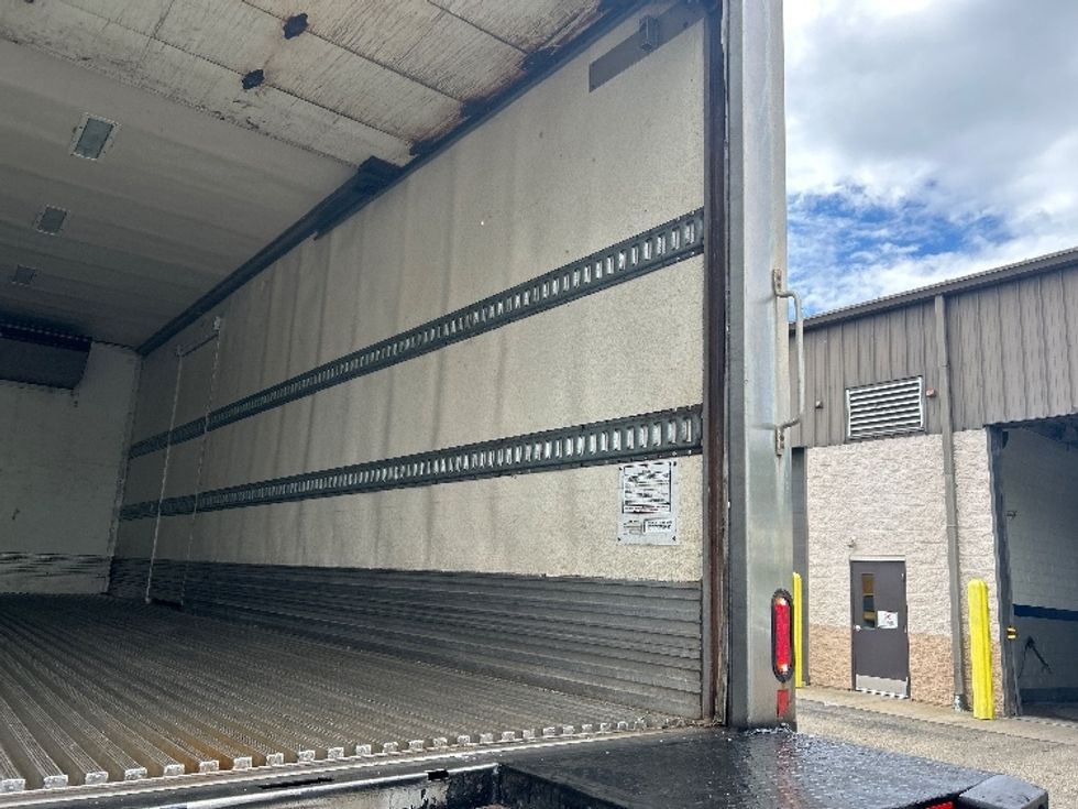 Refrigerated Truck-Light and Medium Duty Trucks-Freightliner-2019-M2-Akron-OH-211,843\n\t\tmiles-$ 19,000 - Image 12