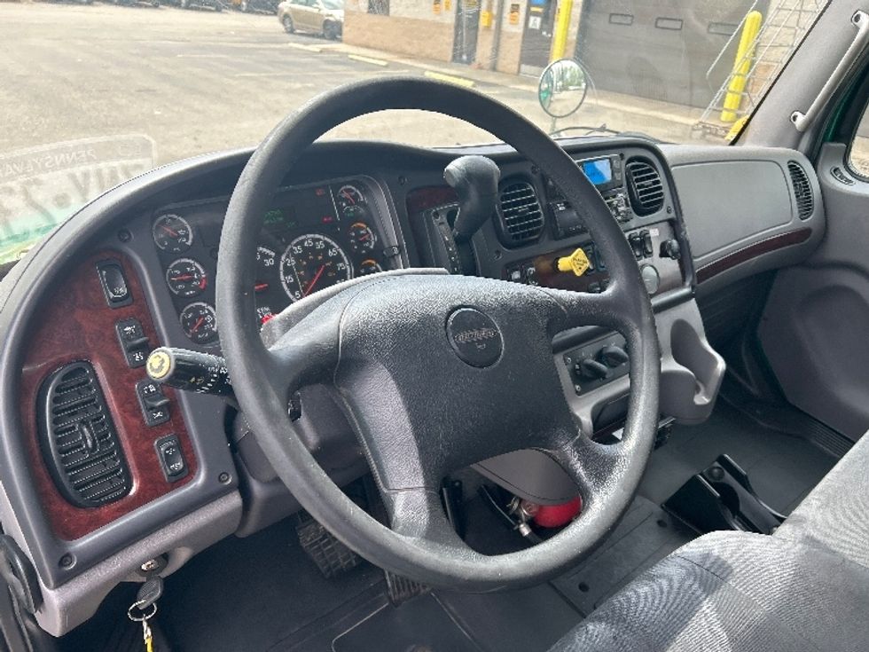 Refrigerated Truck-Light and Medium Duty Trucks-Freightliner-2019-M2-Akron-OH-211,843\n\t\tmiles-$ 19,000 - Image 17
