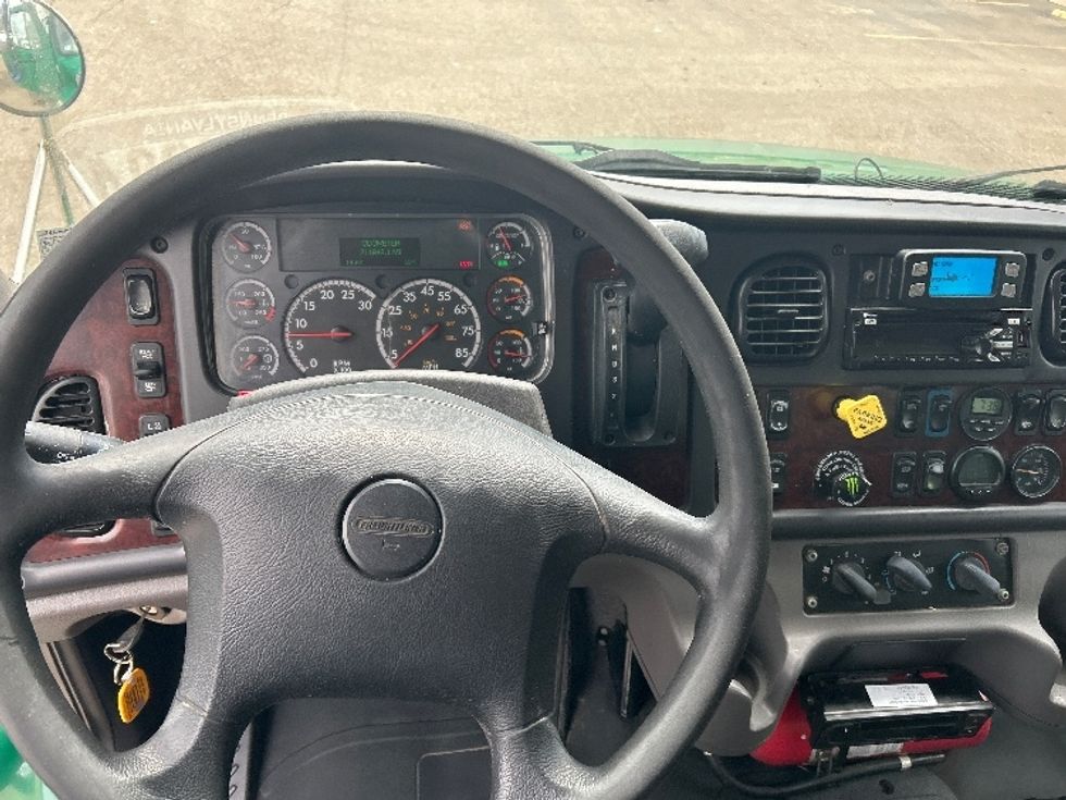 Refrigerated Truck-Light and Medium Duty Trucks-Freightliner-2019-M2-Akron-OH-211,843\n\t\tmiles-$ 19,000 - Image 18