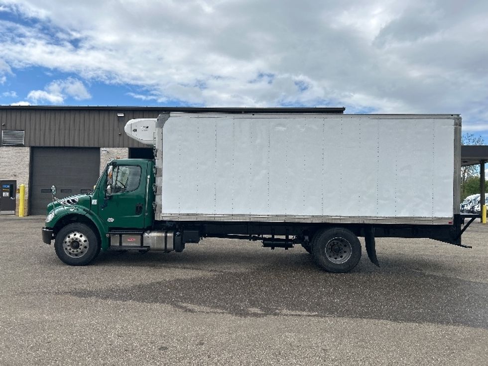 Refrigerated Truck-Light and Medium Duty Trucks-Freightliner-2019-M2-Akron-OH-211,843\n\t\tmiles-$ 19,000 - Image 4