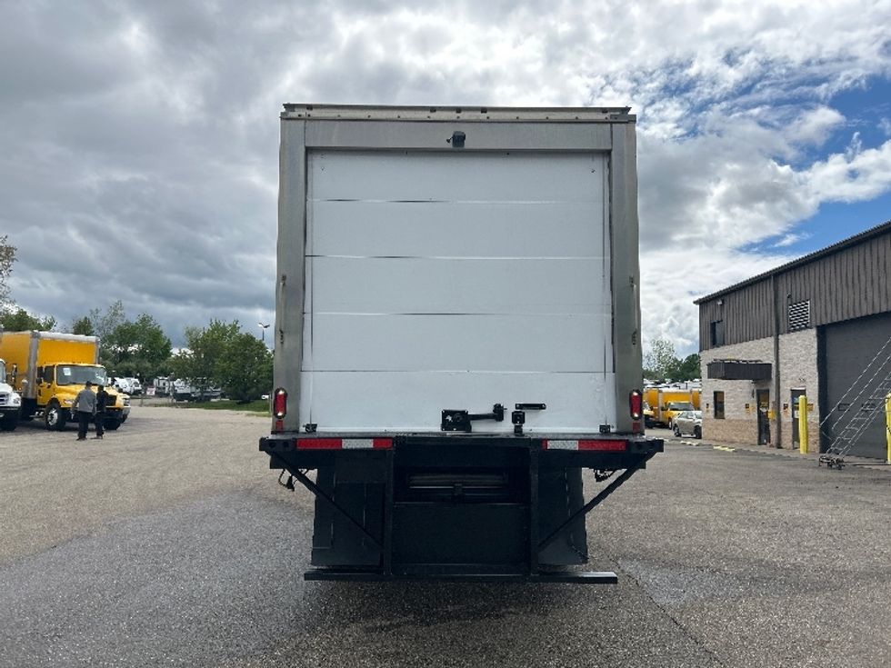 Refrigerated Truck-Light and Medium Duty Trucks-Freightliner-2019-M2-Akron-OH-211,843\n\t\tmiles-$ 19,000 - Image 7