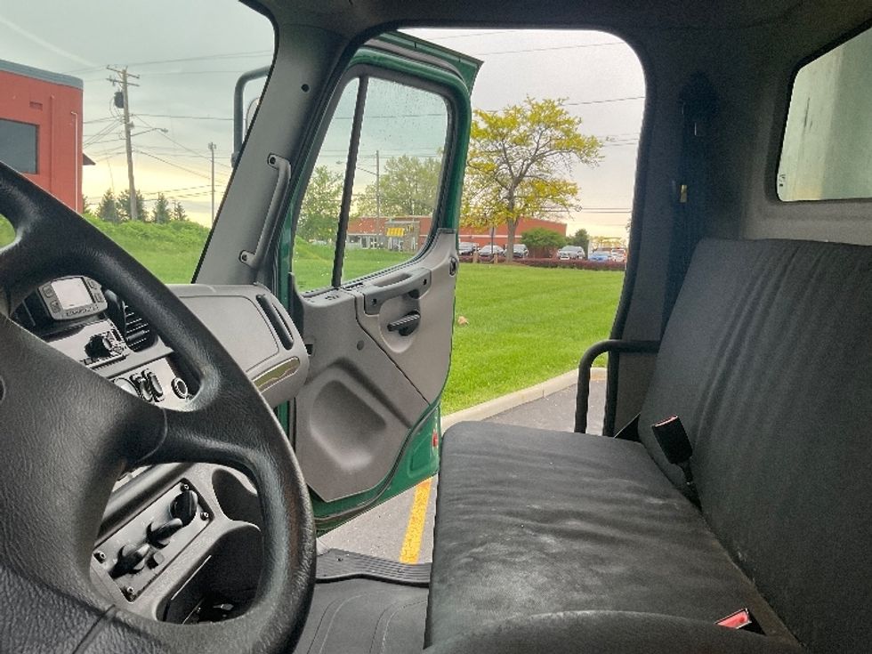 Refrigerated Truck-Light and Medium Duty Trucks-Freightliner-2019-M2-Akron-OH-230,886\n\t\tmiles-$ 35,500 - Image 19
