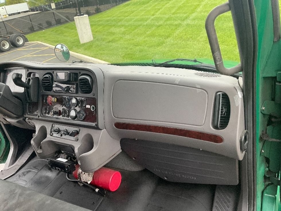 Refrigerated Truck-Light and Medium Duty Trucks-Freightliner-2019-M2-Akron-OH-230,886\n\t\tmiles-$ 35,500 - Image 21