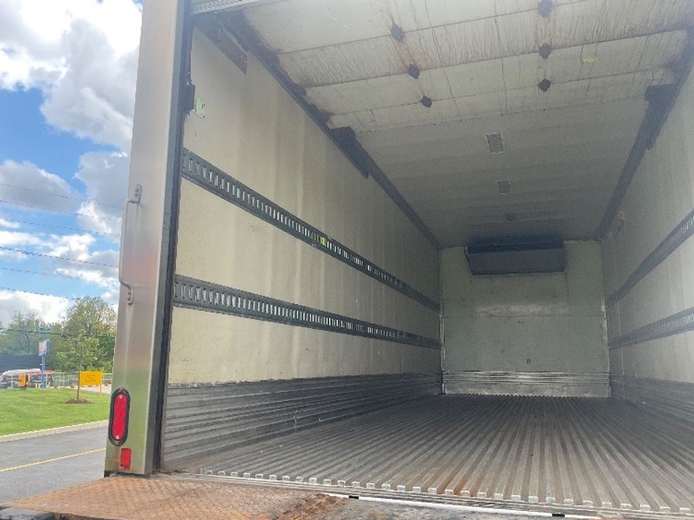 Refrigerated Truck-Light and Medium Duty Trucks-Freightliner-2019-M2-Akron-OH-231,512\n\t\tmiles-$ 35,500 - Image 11