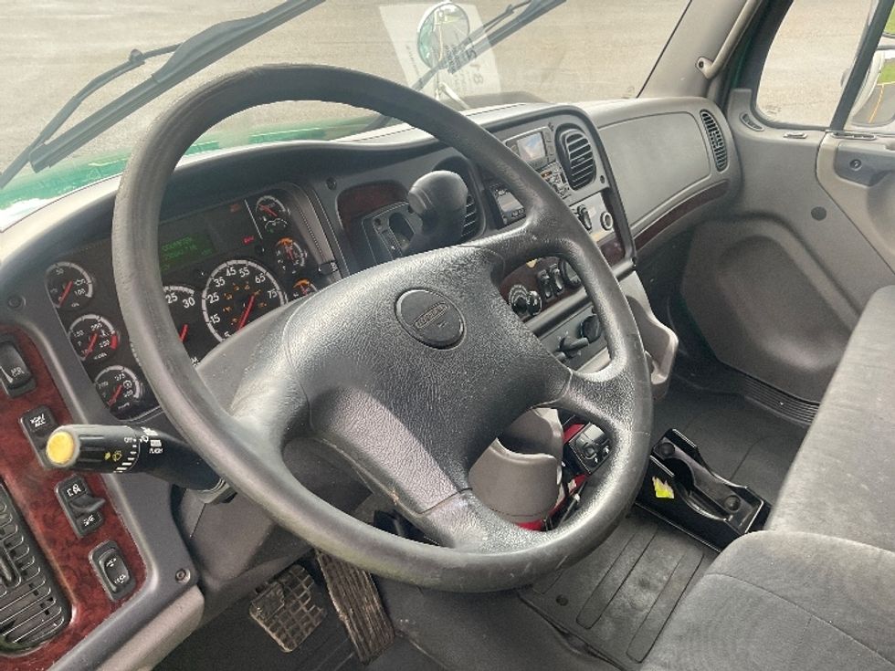 Refrigerated Truck-Light and Medium Duty Trucks-Freightliner-2019-M2-Akron-OH-231,512\n\t\tmiles-$ 35,500 - Image 17
