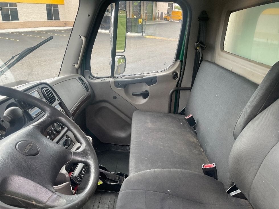 Refrigerated Truck-Light and Medium Duty Trucks-Freightliner-2019-M2-Akron-OH-231,512\n\t\tmiles-$ 35,500 - Image 19