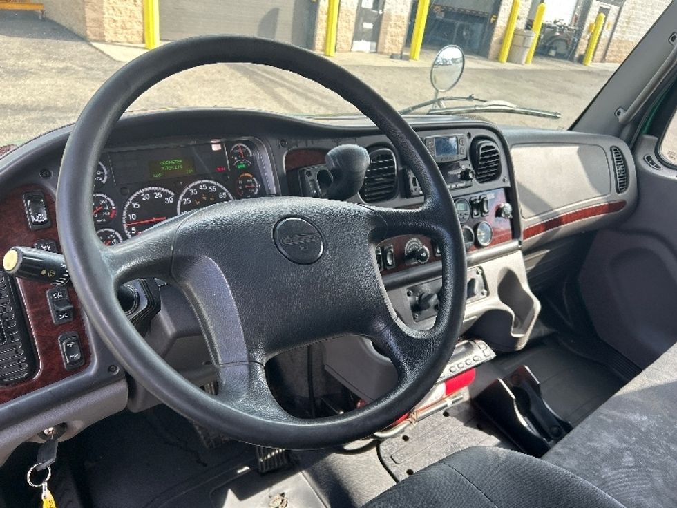 Refrigerated Truck-Light and Medium Duty Trucks-Freightliner-2019-M2-Akron-OH-257,599\n\t\tmiles-$ 36,750 - Image 17
