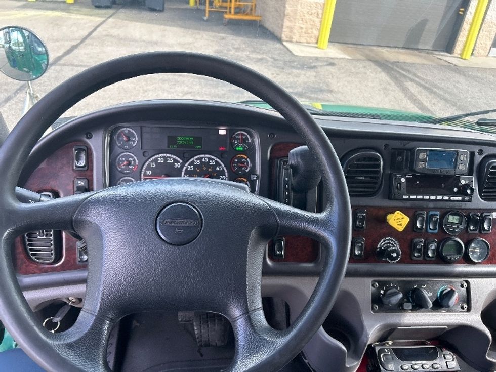 Refrigerated Truck-Light and Medium Duty Trucks-Freightliner-2019-M2-Akron-OH-257,599\n\t\tmiles-$ 36,750 - Image 18