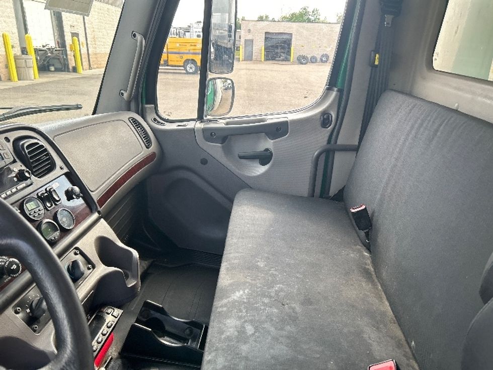 Refrigerated Truck-Light and Medium Duty Trucks-Freightliner-2019-M2-Akron-OH-257,599\n\t\tmiles-$ 36,750 - Image 19
