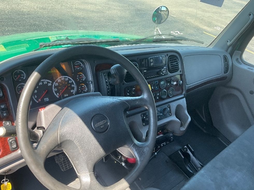 Refrigerated Truck-Light and Medium Duty Trucks-Freightliner-2019-M2-Akron-OH-278,371\n\t\tmiles-$ 33,000 - Image 16