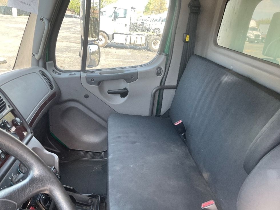 Refrigerated Truck-Light and Medium Duty Trucks-Freightliner-2019-M2-Akron-OH-284,917\n\t\tmiles-$ 32,250 - Image 18