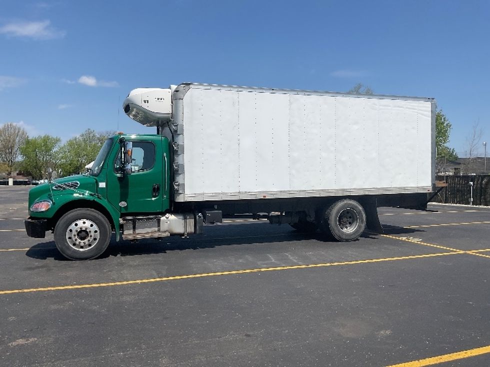 Refrigerated Truck-Light and Medium Duty Trucks-Freightliner-2019-M2-Akron-OH-284,917\n\t\tmiles-$ 32,250 - Image 4