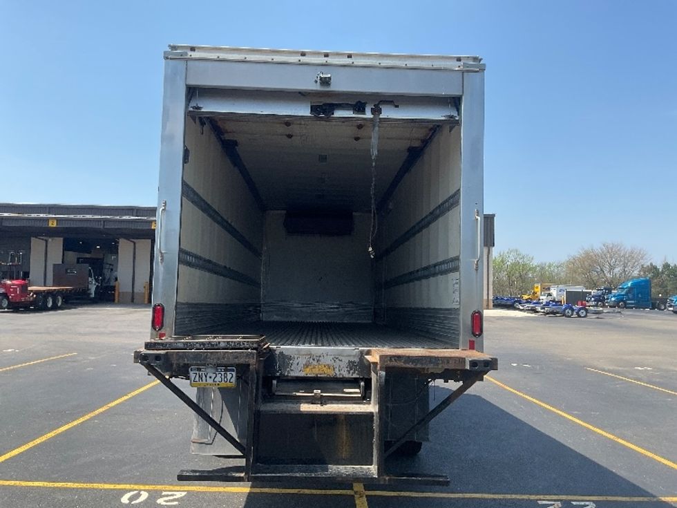 Refrigerated Truck-Light and Medium Duty Trucks-Freightliner-2019-M2-Akron-OH-284,917\n\t\tmiles-$ 32,250 - Image 8