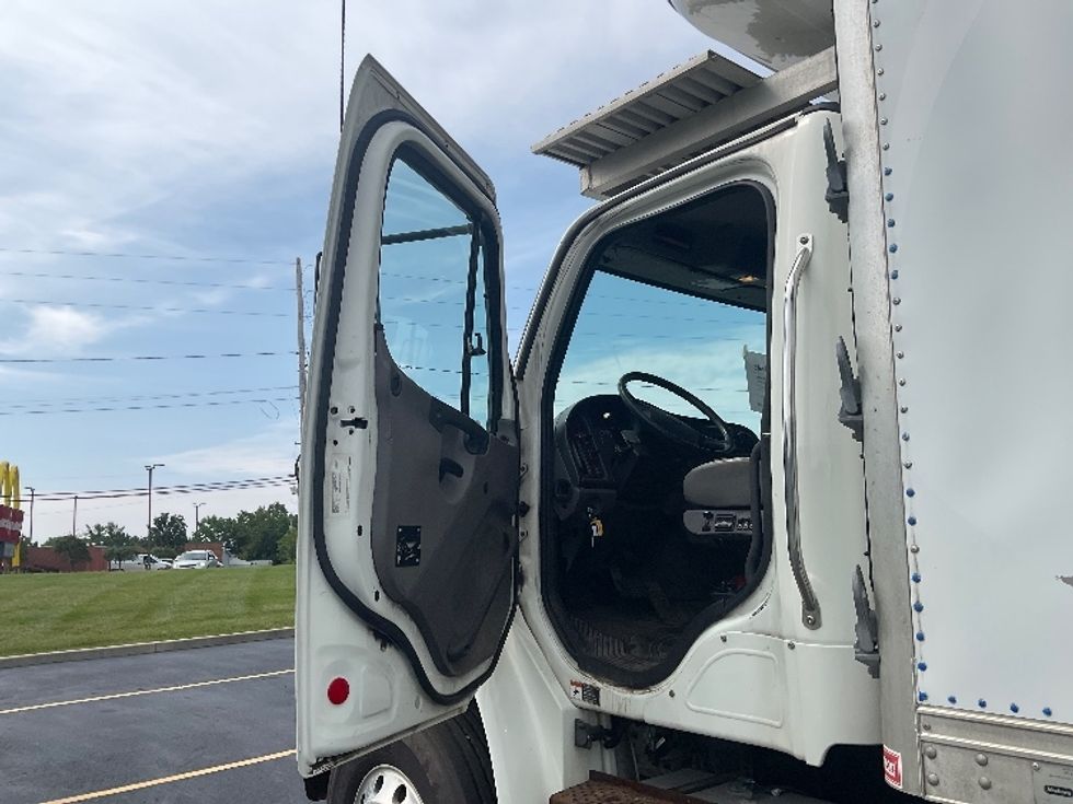 Refrigerated Truck-Light and Medium Duty Trucks-Freightliner-2019-M2-Akron-OH-334,460\n\t\tmiles-$ 34,250 - Image 16