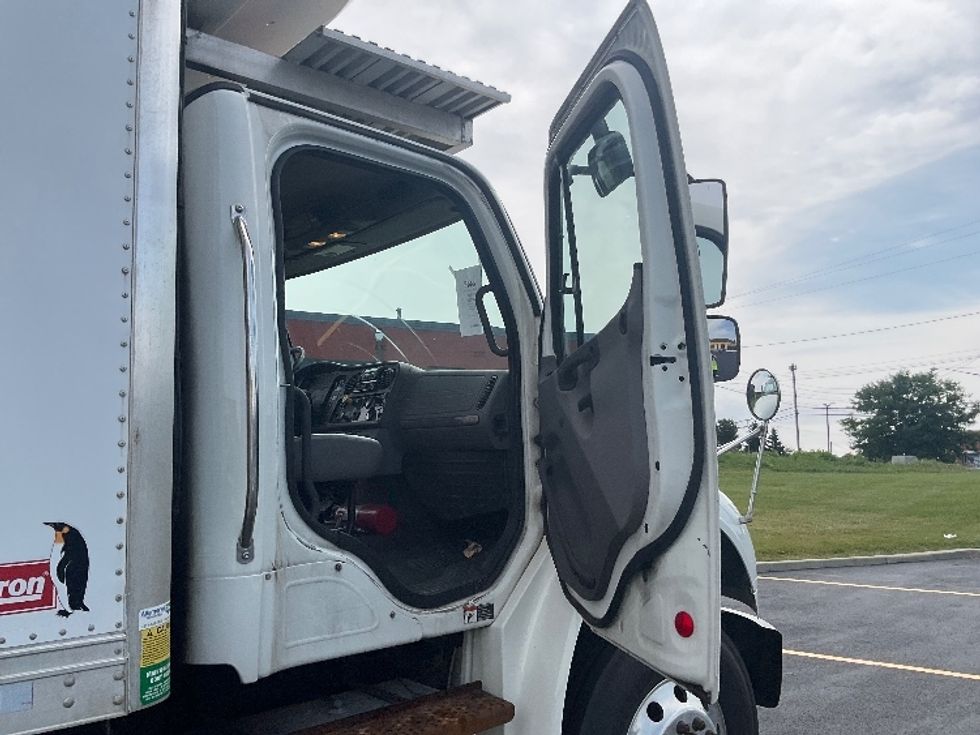 Refrigerated Truck-Light and Medium Duty Trucks-Freightliner-2019-M2-Akron-OH-334,460\n\t\tmiles-$ 34,250 - Image 20