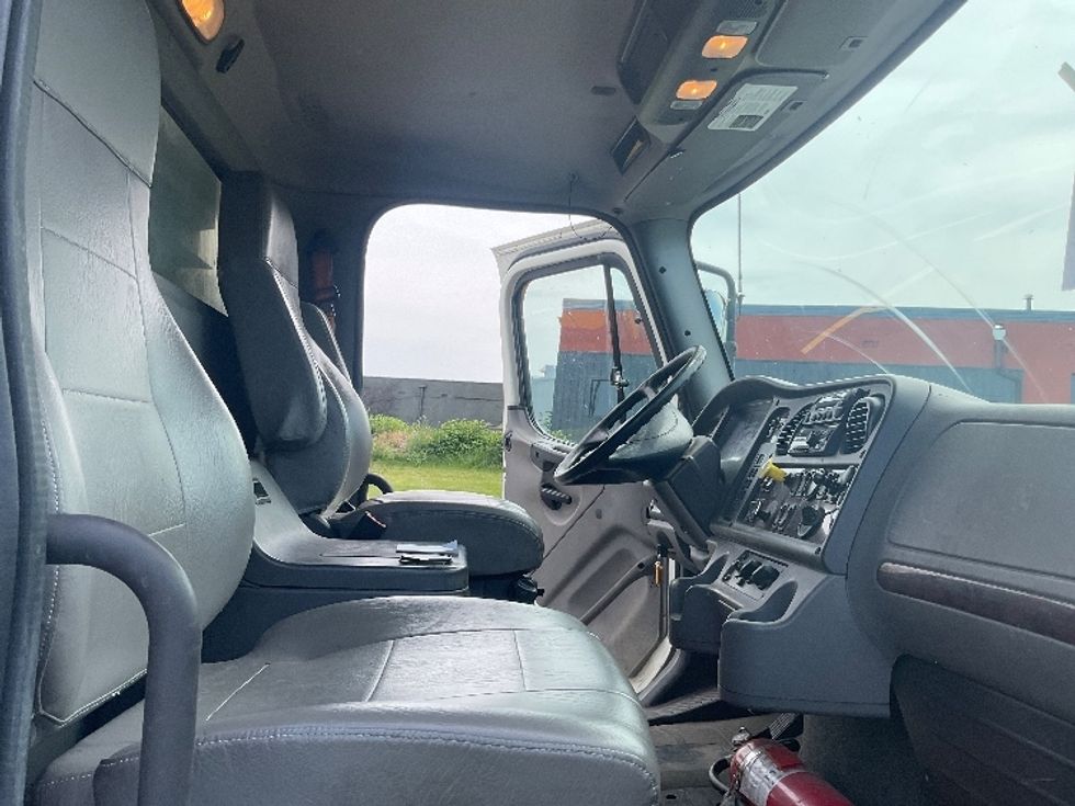 Refrigerated Truck-Light and Medium Duty Trucks-Freightliner-2019-M2-Akron-OH-334,460\n\t\tmiles-$ 34,250 - Image 22