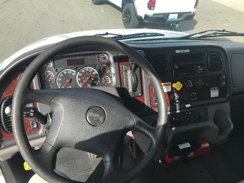 Refrigerated Truck-Light and Medium Duty Trucks-Freightliner-2019-M2-Alabaster-AL-146,388\n\t\tmiles-$ 80,750 - Image 18