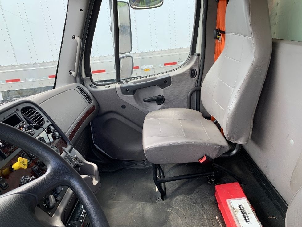 Refrigerated Truck-Light and Medium Duty Trucks-Freightliner-2019-M2-Alabaster-AL-216,261\n\t\tmiles-$ 45,250 - Image 20