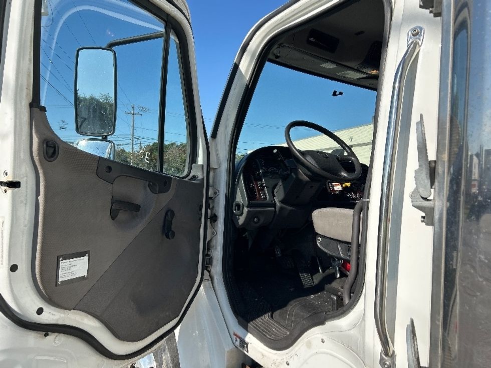 Refrigerated Truck-Light and Medium Duty Trucks-Freightliner-2019-M2-Albany-NY-148,083\n\t\tmiles-$ 53,000 - Image 16