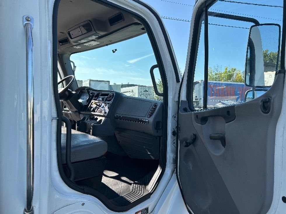 Refrigerated Truck-Light and Medium Duty Trucks-Freightliner-2019-M2-Albany-NY-148,083\n\t\tmiles-$ 53,000 - Image 20