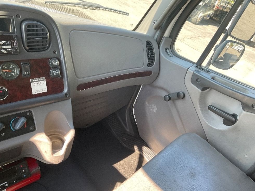 Refrigerated Truck-Light and Medium Duty Trucks-Freightliner-2019-M2-Albany-NY-148,083\n\t\tmiles-$ 53,000 - Image 21