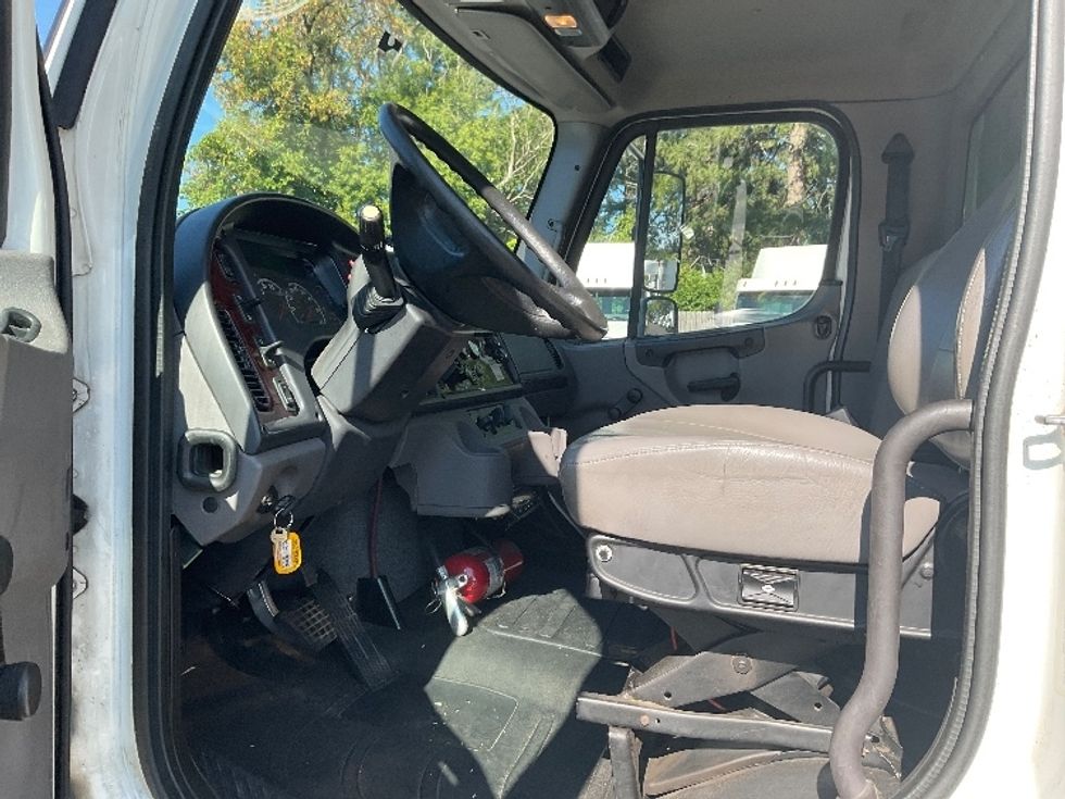 Refrigerated Truck-Light and Medium Duty Trucks-Freightliner-2019-M2-Albany-NY-148,083\n\t\tmiles-$ 53,000 - Image 22