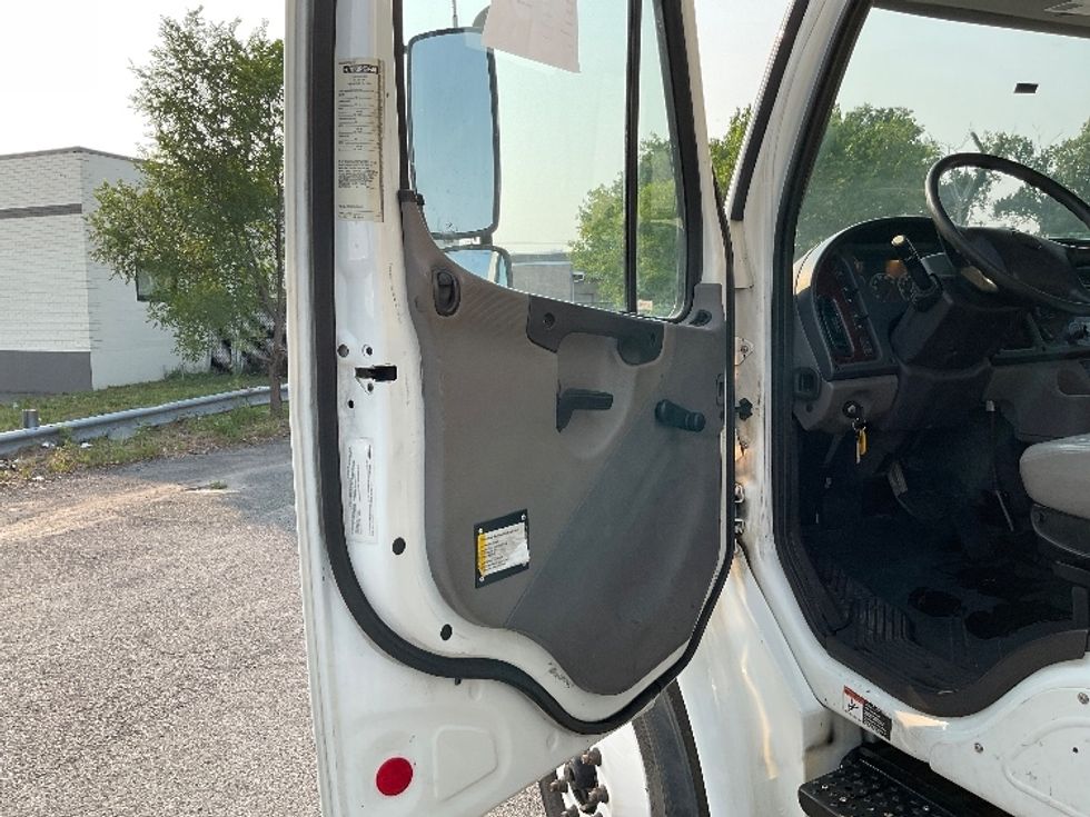 Refrigerated Truck-Light and Medium Duty Trucks-Freightliner-2019-M2-Albany-NY-169,792\n\t\tmiles-$ 53,250 - Image 15