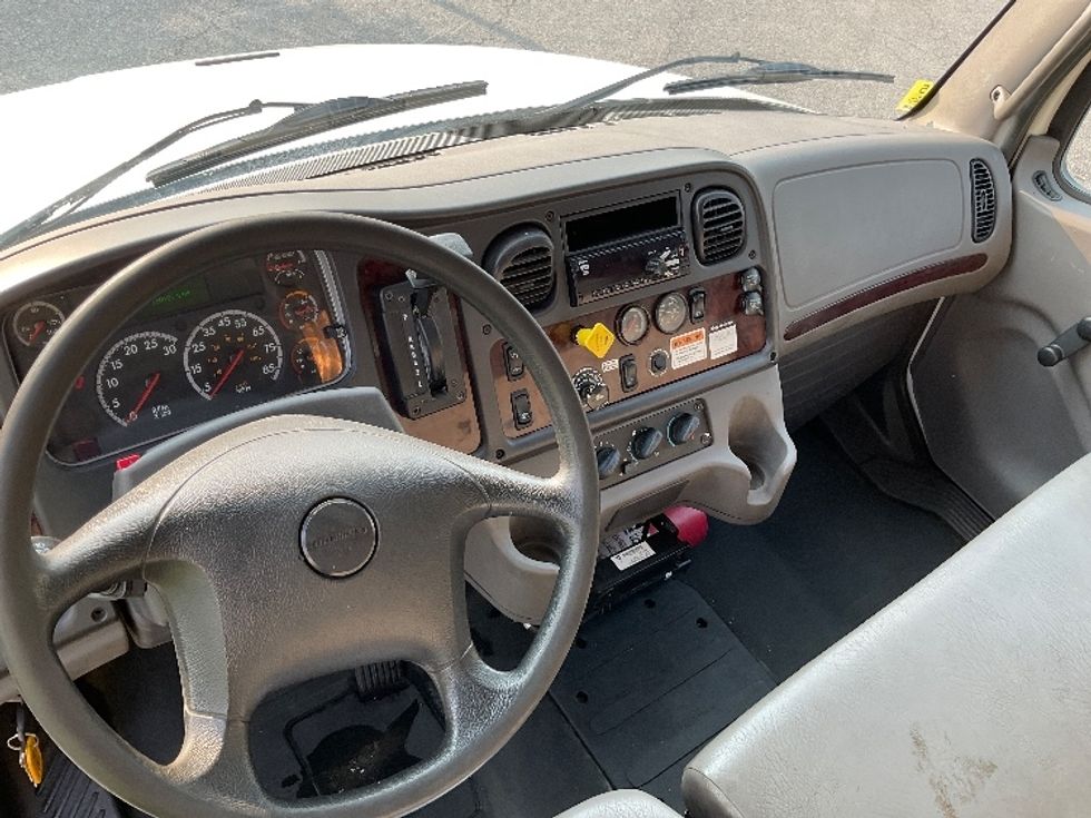 Refrigerated Truck-Light and Medium Duty Trucks-Freightliner-2019-M2-Albany-NY-169,792\n\t\tmiles-$ 53,250 - Image 17