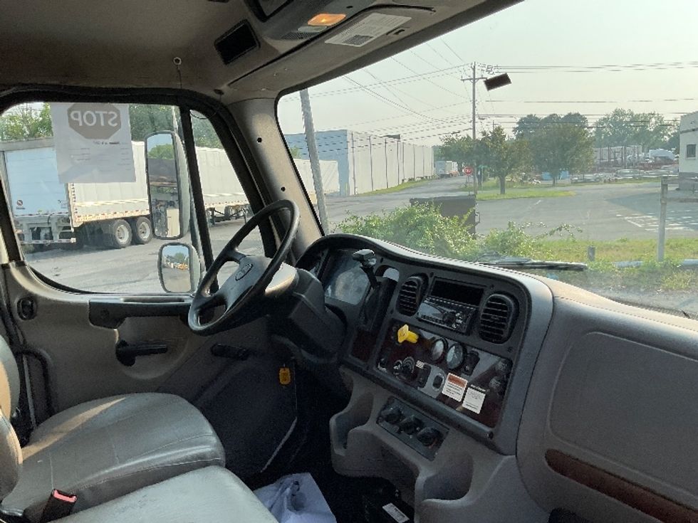 Refrigerated Truck-Light and Medium Duty Trucks-Freightliner-2019-M2-Albany-NY-169,792\n\t\tmiles-$ 53,250 - Image 21