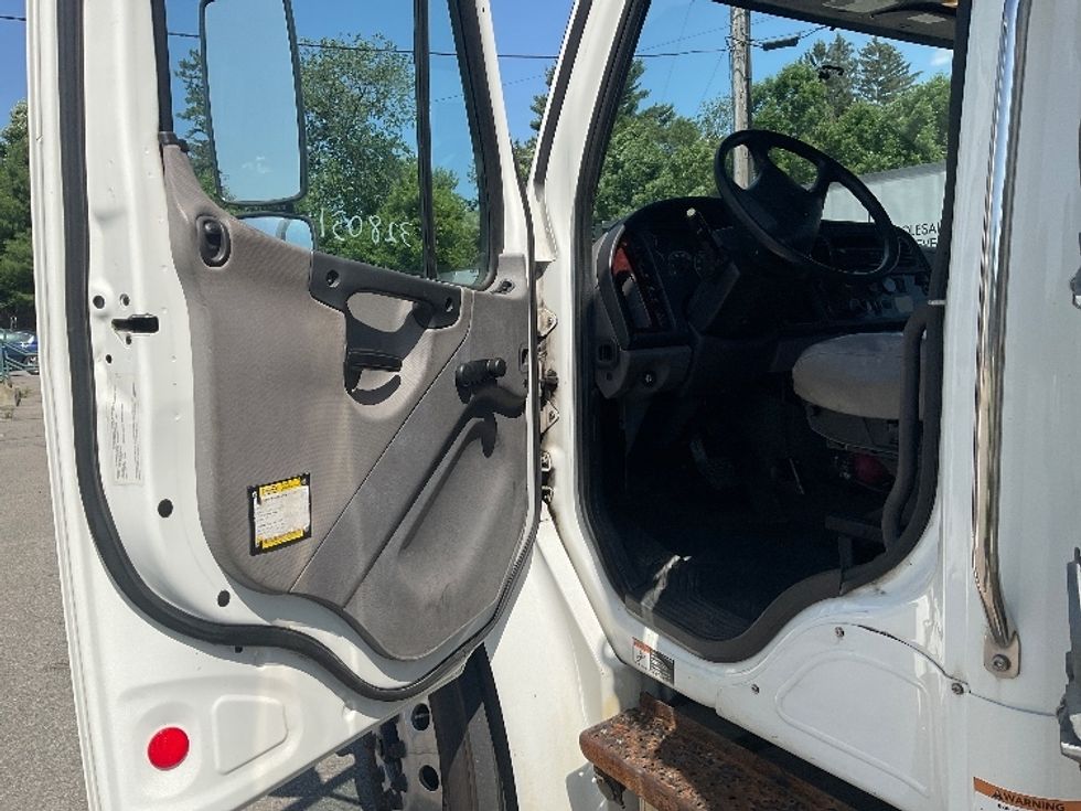 Refrigerated Truck-Light and Medium Duty Trucks-Freightliner-2019-M2-Albany-NY-192,503\n\t\tmiles-$ 51,250 - Image 16