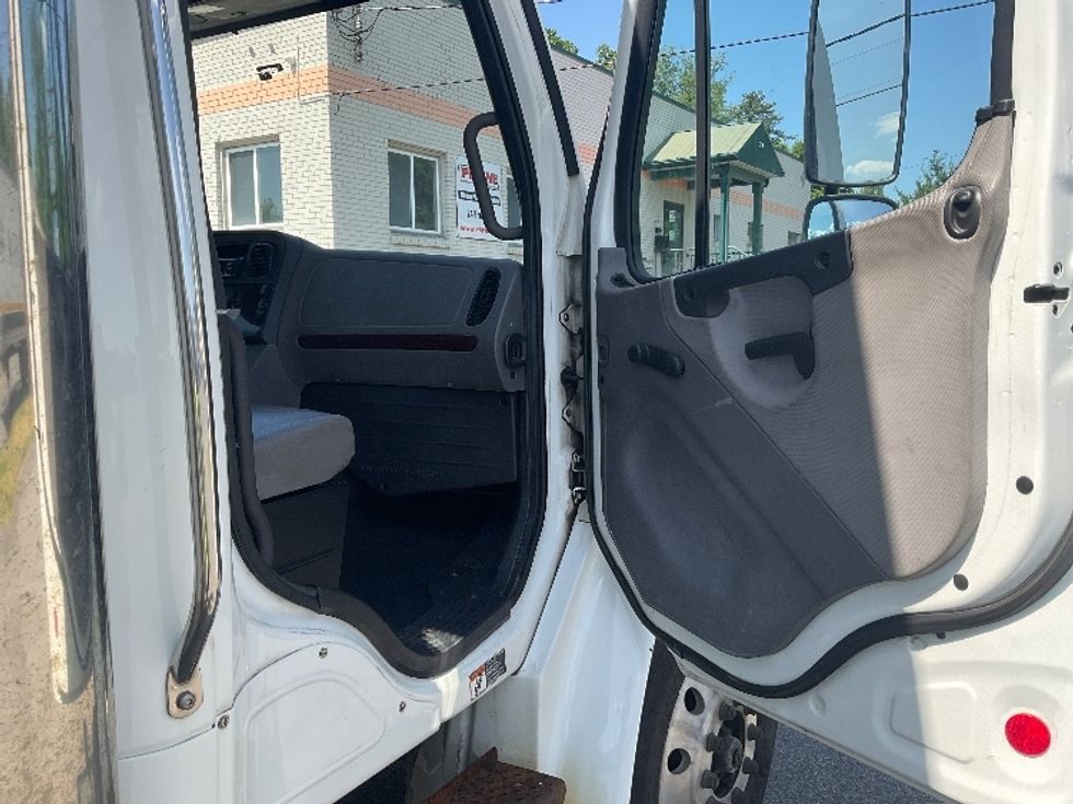 Refrigerated Truck-Light and Medium Duty Trucks-Freightliner-2019-M2-Albany-NY-192,503\n\t\tmiles-$ 51,250 - Image 20