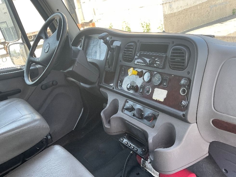 Refrigerated Truck-Light and Medium Duty Trucks-Freightliner-2019-M2-Albany-NY-192,503\n\t\tmiles-$ 51,250 - Image 22